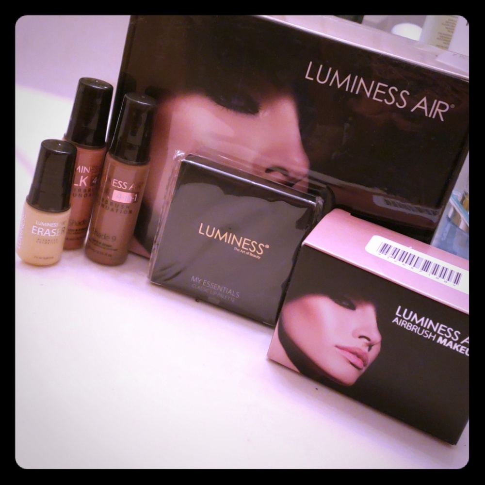 Luminess Air Make up System